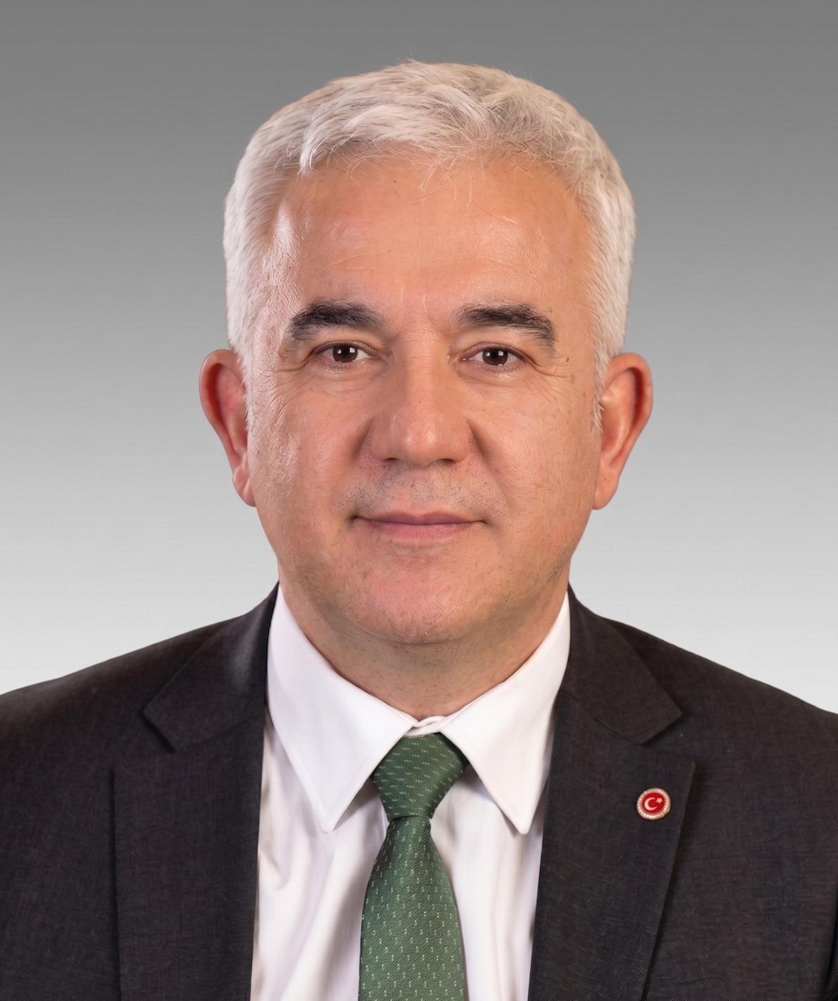 Dr. Öğr. Üyesi İlker Yoncacı – Yazılım analizi, yazılım tasarımı ve teknoloji yönetimi alanında uzman.